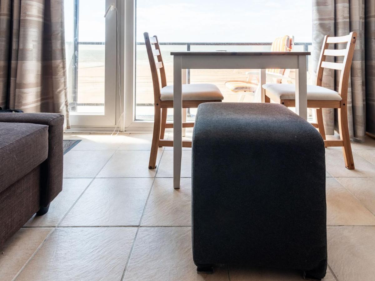 Contemporary Apartment In Oostende With Balcony Exteriör bild