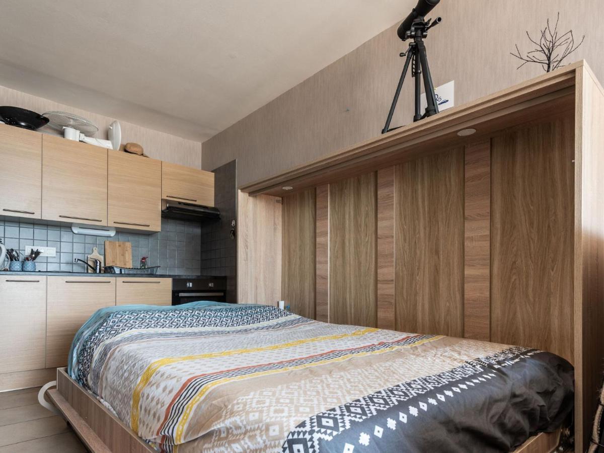 Contemporary Apartment In Oostende With Balcony Exteriör bild