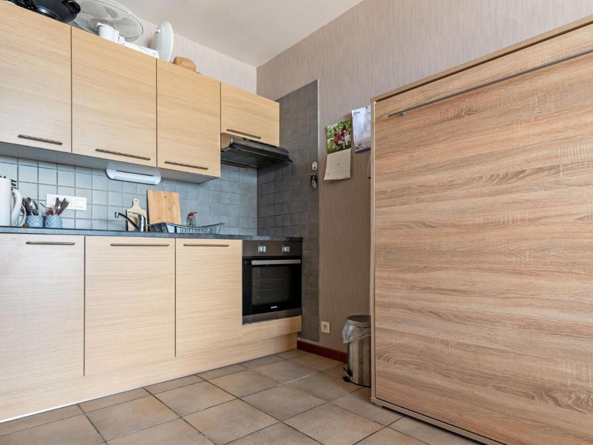 Contemporary Apartment In Oostende With Balcony Exteriör bild